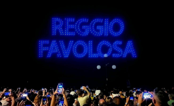 Spettacolo "IL PICCOLO PRINCIPE" 1000 droni luminosi - 21 settembre 2025 - immagine #347