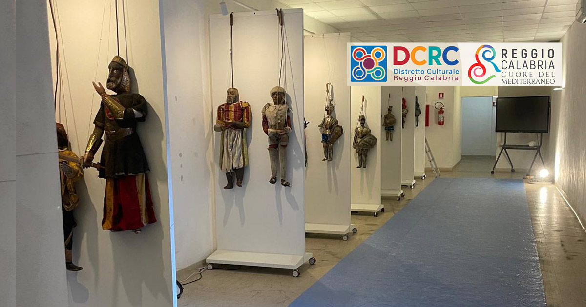 Immagine relativa alla notizia il Castello Aragonese ospita la mostra “Buratto, Fili, Bastoni”